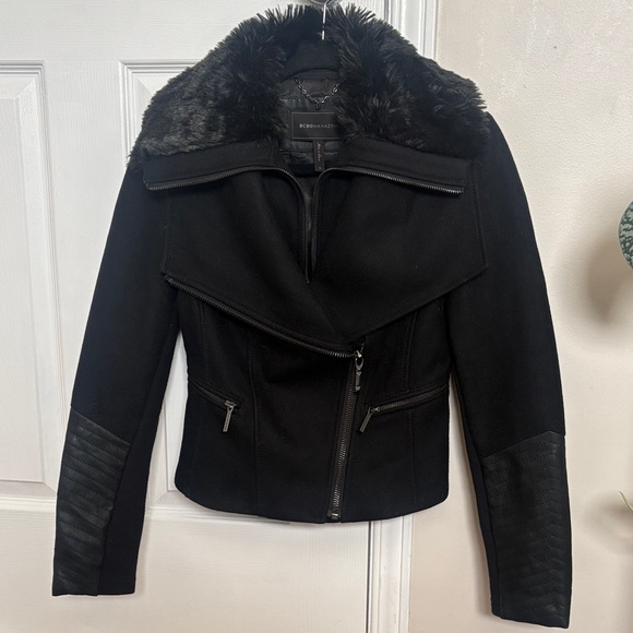 BCBGMaxAzria Jackets & Blazers - BCBGMaxAzria Black Faux-Fur Collar Asymmetrical Zip Jacket